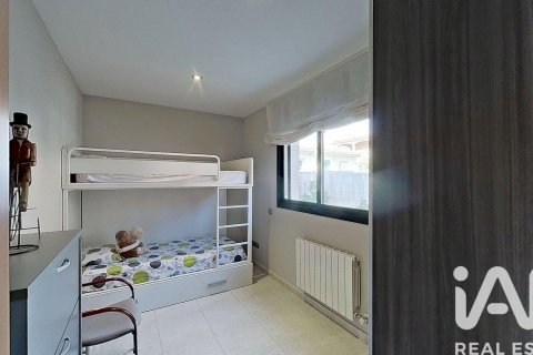 Сasa de 5 dormitorios en venta en Calafell, Tarragona, Cataluña, Spain № 7478 - foto 3