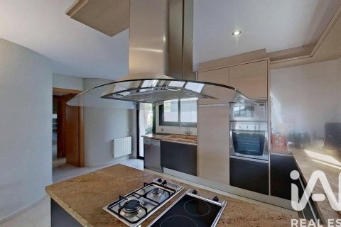 Сasa de 5 dormitorios en venta en Calafell, Tarragona, Cataluña, Spain № 7478 - foto 5