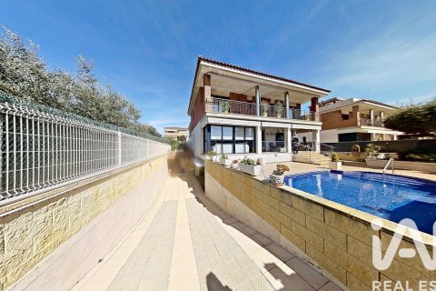 Сasa de 5 dormitorios en venta en Calafell, Tarragona, Cataluña, Spain № 7478 - foto 17