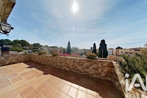 Сasa de 5 dormitorios en venta en Calafell, Tarragona, Cataluña, Spain № 7478 - foto 26