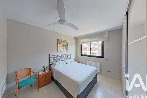 Сasa de 5 dormitorios en venta en Calafell, Tarragona, Cataluña, Spain № 7478 - foto 24