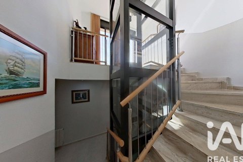 Сasa de 5 dormitorios en venta en Calafell, Tarragona, Cataluña, Spain № 7478 - foto 27