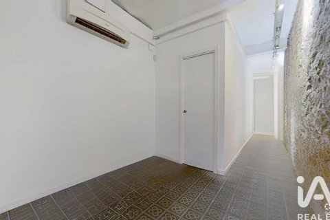 3 bedrooms commercial property for sale in Barcelona, Catalonia, Spain № 7481 - photo 17
