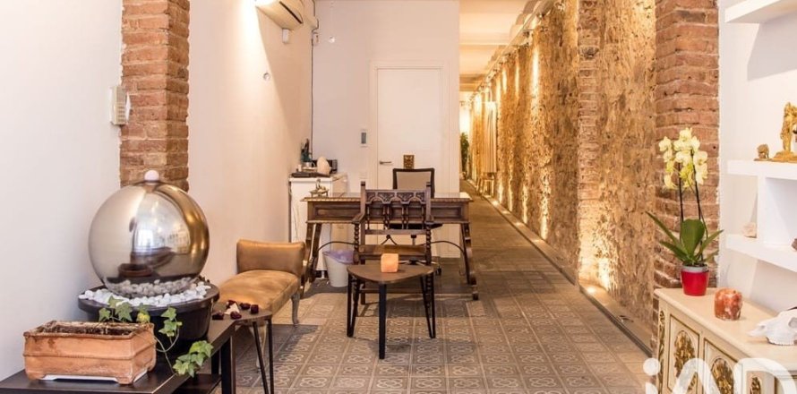 3 bedrooms commercial property for sale in Barcelona, Catalonia, Spain № 7481