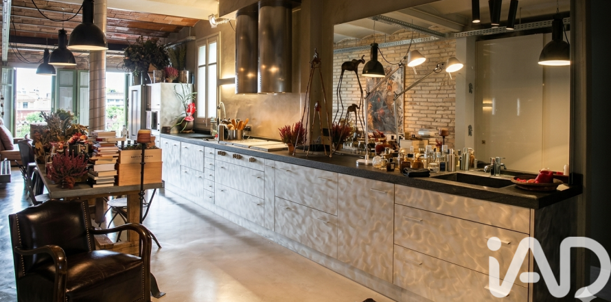 63 sq.m. penthouse for sale in Barcelona, Catalonia, Spain № 7475