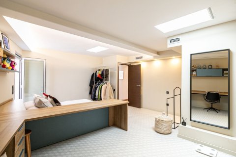 Купить квартиру в Барселона, Испания с 4 комнаты, № 1507 - фото 30