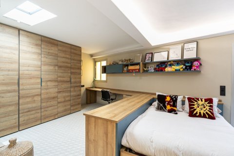 Купить квартиру в Барселона, Испания с 4 комнаты, № 1507 - фото 29