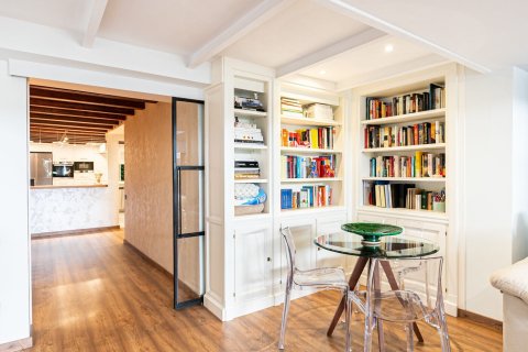 Купить квартиру в Барселона, Испания с 4 комнаты, № 1507 - фото 8