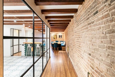 Купить квартиру в Барселона, Испания с 4 комнаты, № 1507 - фото 15