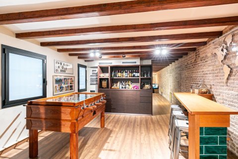 Купить квартиру в Барселона, Испания с 4 комнаты, № 1507 - фото 24