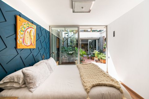 Купить квартиру в Барселона, Испания с 4 комнаты, № 1507 - фото 4