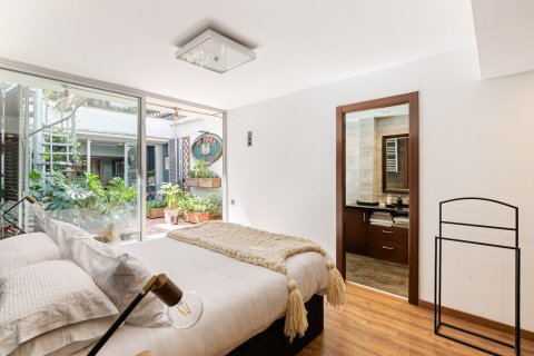 Купить квартиру в Барселона, Испания с 4 комнаты, № 1507 - фото 25