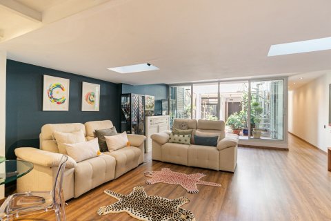 Купить квартиру в Барселона, Испания с 4 комнаты, № 1507 - фото 5