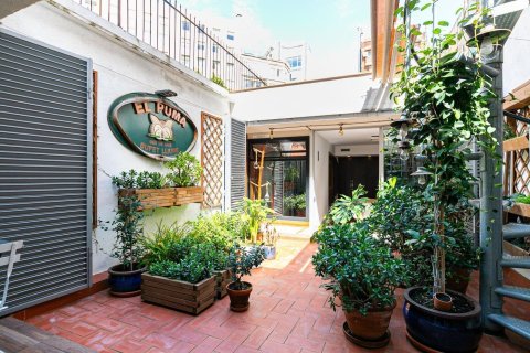 Купить квартиру в Барселона, Испания с 4 комнаты, № 1507 - фото 9