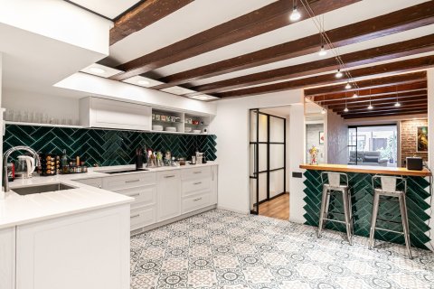 Купить квартиру в Барселона, Испания с 4 комнаты, № 1507 - фото 2