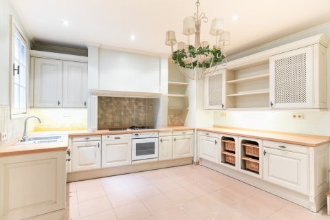 4 bedrooms apartment for sale in Barcelona, Catalonia, Spain № 1505 - photo 9