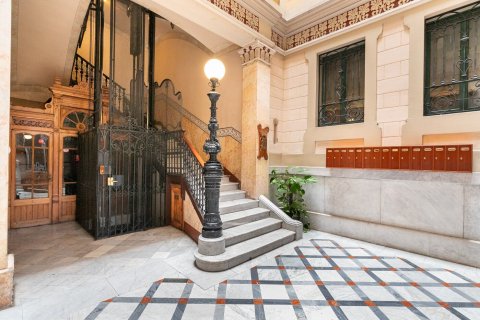 4 bedrooms apartment for sale in Barcelona, Catalonia, Spain № 1505 - photo 15