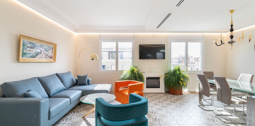 Квартира с 4 спальнями в Барселоне, Каталония, Испания № 1501