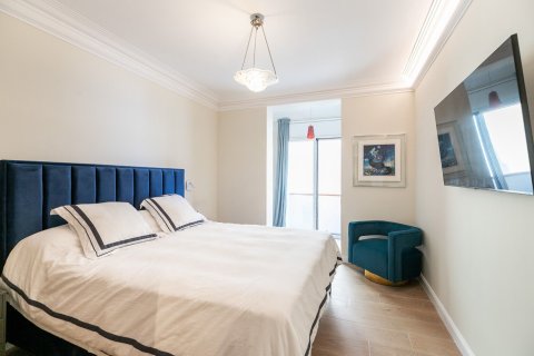 Купить квартиру в Барселона, Испания с 5 комнат, № 1501 - фото 16