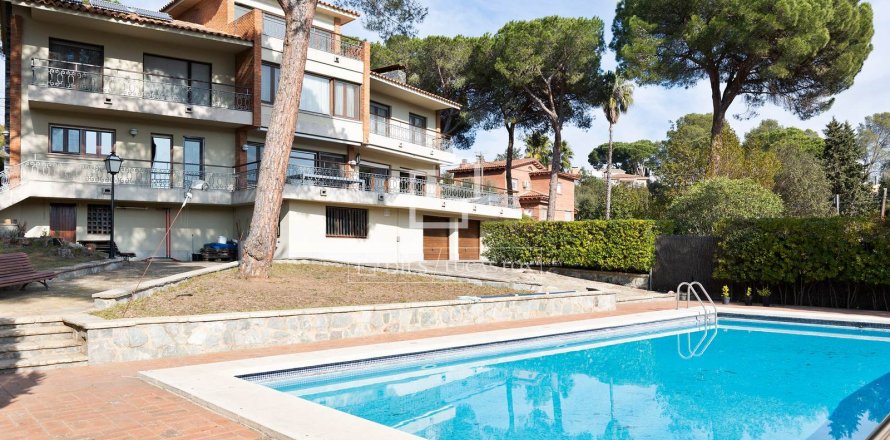 8 chambres villa à vendre à Valldoreix, Barcelona, Catalonia, Spain № 4419