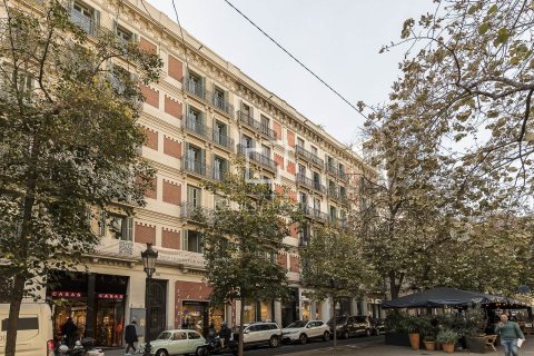 2 bedrooms apartment for sale in Barcelona, Catalonia, Spain № 4422 - photo 4