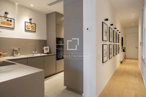 2 bedrooms apartment for sale in Barcelona, Catalonia, Spain № 4422 - photo 26