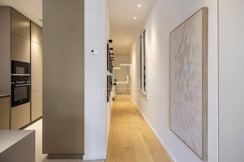 2 bedrooms apartment for sale in Barcelona, Catalonia, Spain № 4422 - photo 27