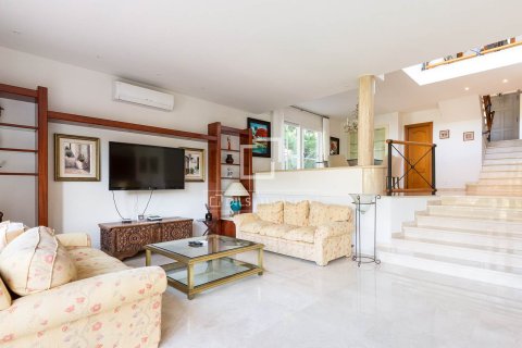 Купить виллу в Кастельдефельс, Испания с 7 спален, 416м², № 4421 - фото 8