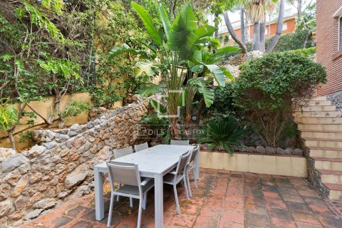 Купить виллу в Кастельдефельс, Испания с 7 спален, 416м², № 4421 - фото 25