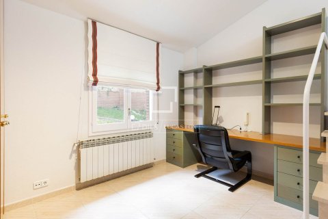 Купить виллу в Кастельдефельс, Испания с 7 спален, 416м², № 4421 - фото 24