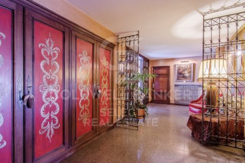 Купить квартиру в Сабадель, Испания с 6 спален, 412м², № 7703 - фото 16