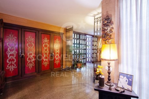 Купить квартиру в Сабадель, Испания с 6 спален, 412м², № 7703 - фото 15