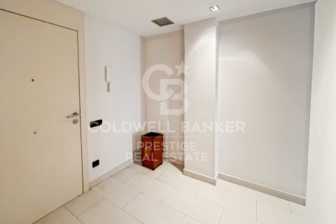 Apartamento de 3 dormitorios en venta en Barcelona, Cataluña, Spain № 7781 - foto 6