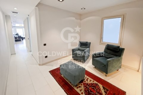 Apartamento de 3 dormitorios en venta en Barcelona, Cataluña, Spain № 7781 - foto 8