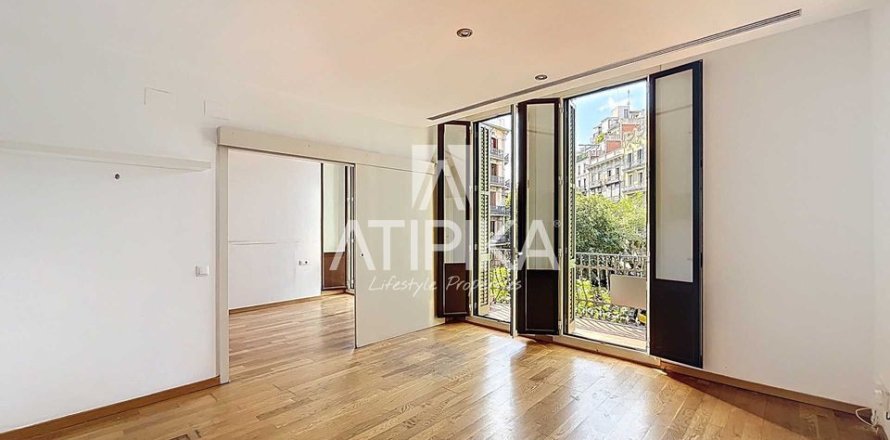 Квартира с 2 спальнями в Эшампле, Барселона, Каталония, Испания № 2351