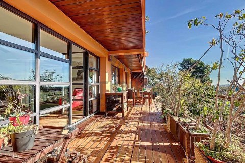 Вилла с 5 спальнями в Кастельдефельсе, Барселона, Каталония, Испания № 2349