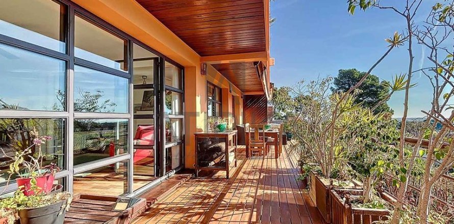 Вилла с 5 спальнями в Кастельдефельсе, Барселона, Каталония, Испания № 2349