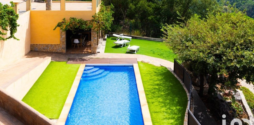 5 bedrooms house for sale in Riells i Viabrea, Girona, Catalonia, Spain № 5008