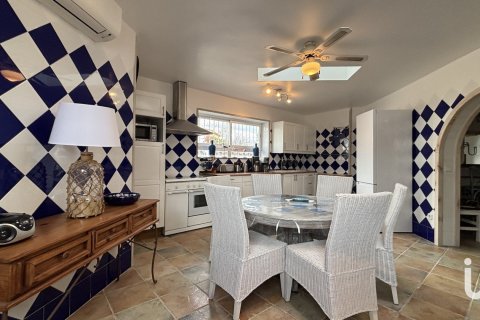 4 bedrooms house for sale in Empuriabrava, Girona, Catalonia, Spain № 5004 - photo 9