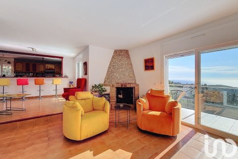 3 bedrooms house for sale in Lloret de Mar, Girona, Catalonia, Spain № 5002 - photo 5