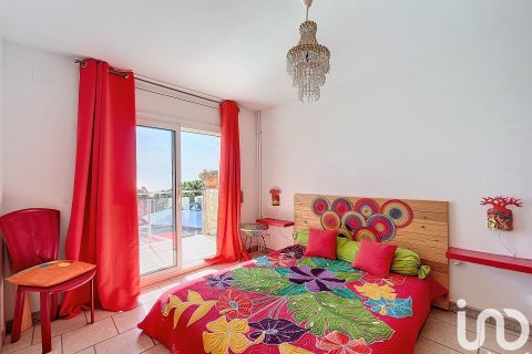 3 bedrooms house for sale in Lloret de Mar, Girona, Catalonia, Spain № 5002 - photo 11