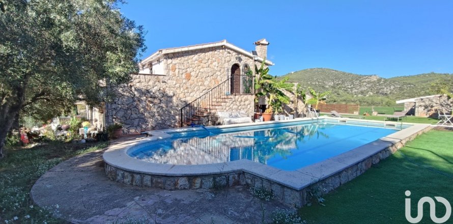 4 bedrooms house for sale in Canyelles, Barcelona, Catalonia, Spain № 5003