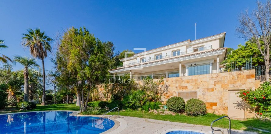 5 bedrooms villa for sale in Sitges, Barcelona, Catalonia, Spain № 4002