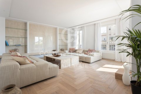 3 bedrooms penthouse for sale in Barcelona, Catalonia, Spain № 5383 - photo 14