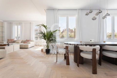 3 bedrooms penthouse for sale in Barcelona, Catalonia, Spain № 5383 - photo 3