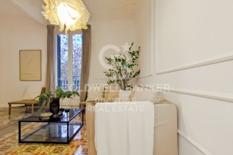 3 bedrooms apartment for sale in Barcelona, Catalonia, Spain № 5382 - photo 2