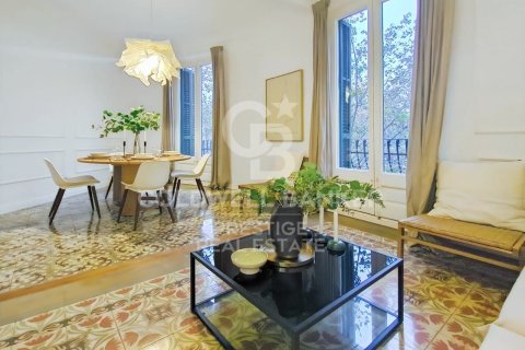 3 bedrooms apartment for sale in Barcelona, Catalonia, Spain № 5382
