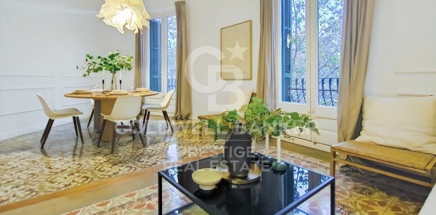 3 bedrooms apartment for sale in Barcelona, Catalonia, Spain № 5382