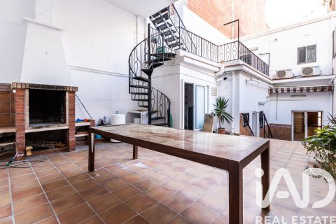 5 bedrooms house for sale in El Masnou, Barcelona, Catalonia, Spain № 7429 - photo 13