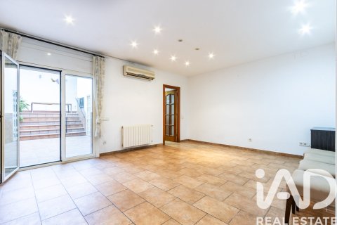5 bedrooms house for sale in El Masnou, Barcelona, Catalonia, Spain № 7429 - photo 25